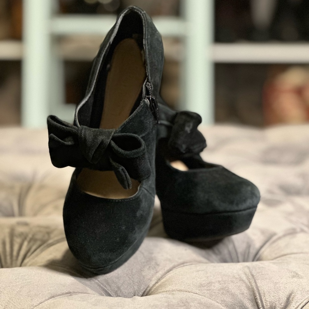 Cute and comfortable! Good condition